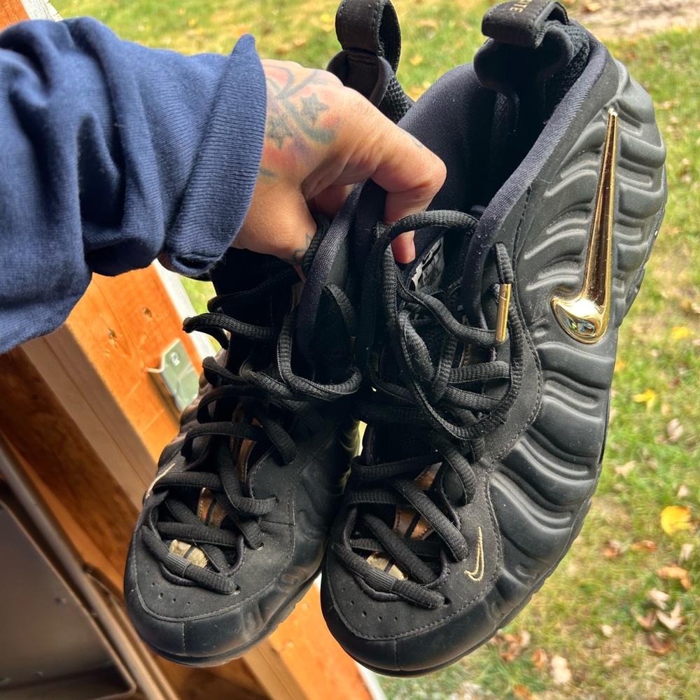 Used men’s 9 Foamposits